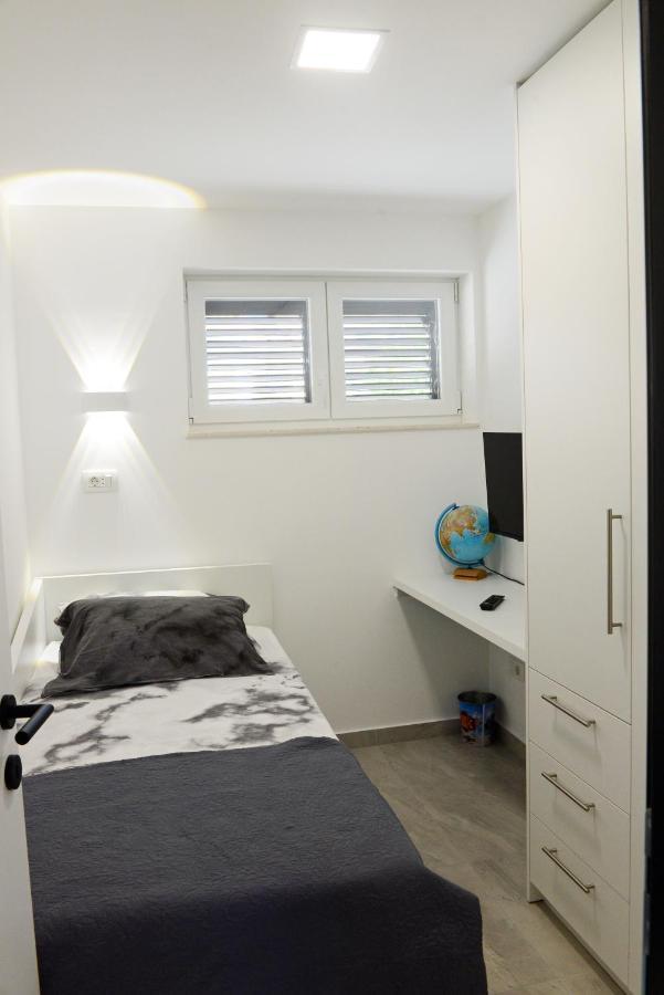Apartman Milena Solin Exterior foto